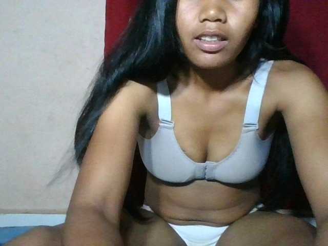Keziah34 live cam on BongaCams