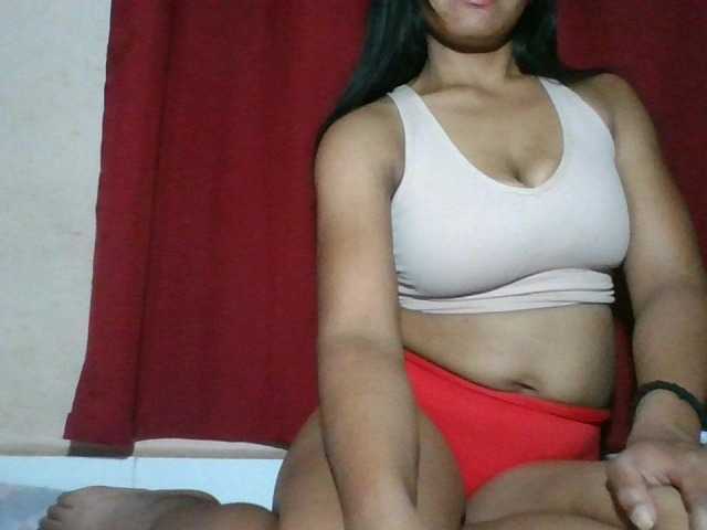 Keziah34 live cam on BongaCams