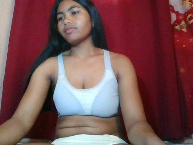 Keziah34 live cam on BongaCams
