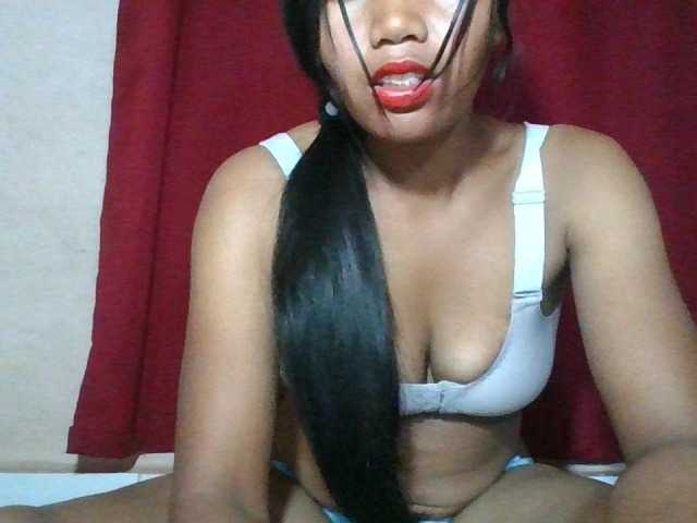 Keziah34 live cam on BongaCams
