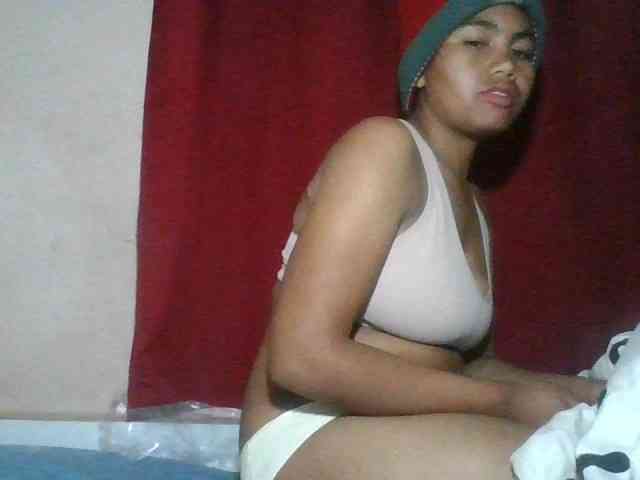 Keziah34 webcam