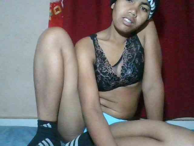 Keziah34 webcam