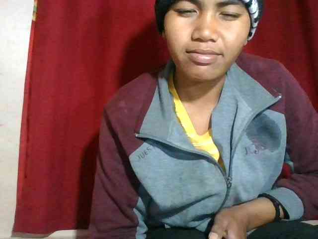 Keziah34 webcam
