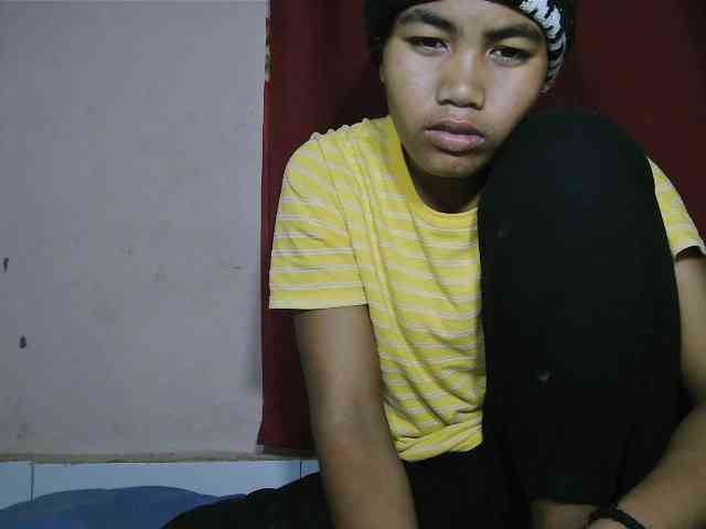 Keziah34 webcam