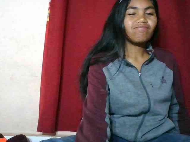 Keziah34 webcam