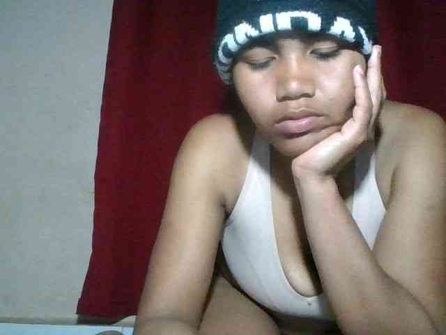 Keziah34 webcam
