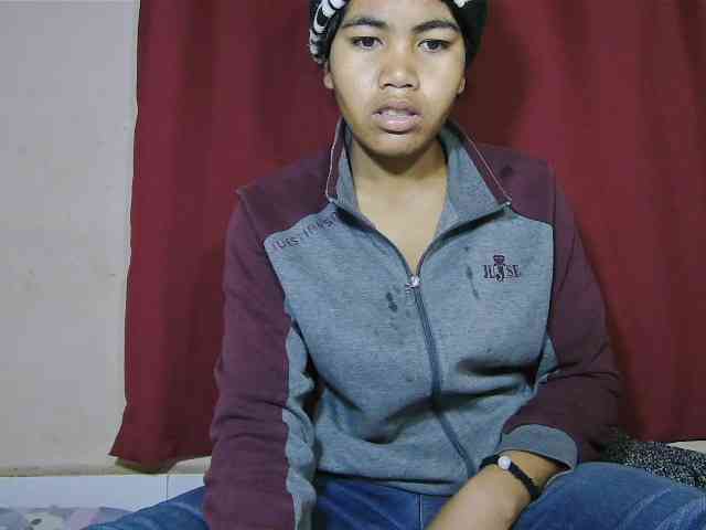 Keziah34 webcam