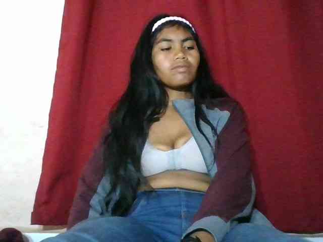Keziah34 webcam