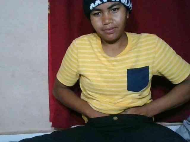 Keziah34 webcam