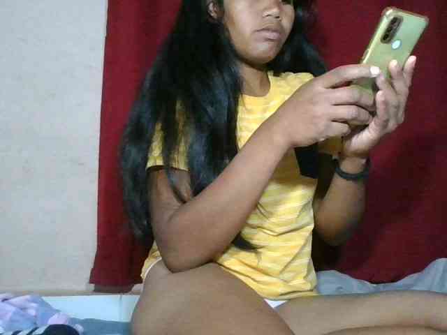 Keziah34 webcam