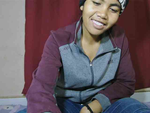 Keziah34 webcam