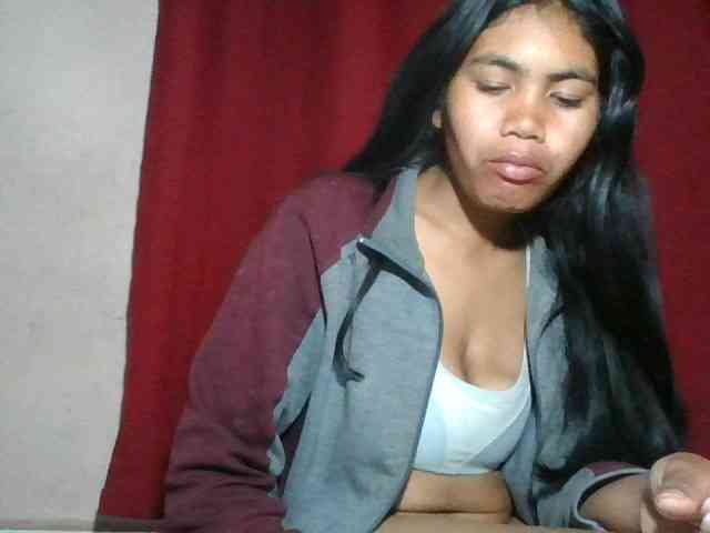 Keziah34 webcam