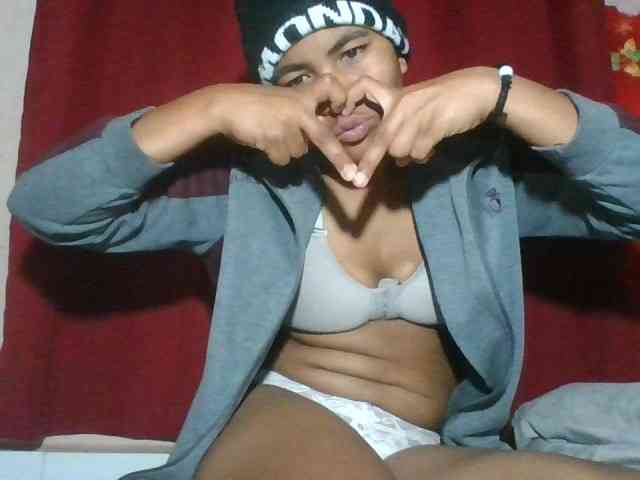 Keziah34 webcam