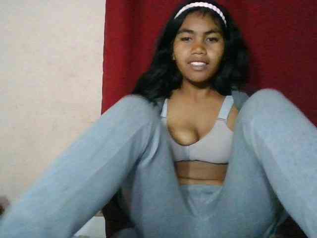 Keziah34 webcam