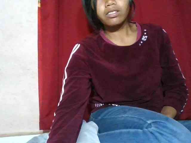Keziah34 webcam