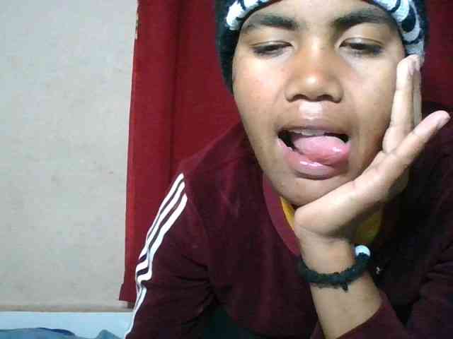 Keziah34 webcam
