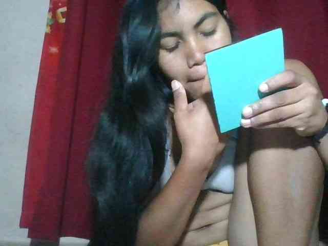 Keziah34 webcam