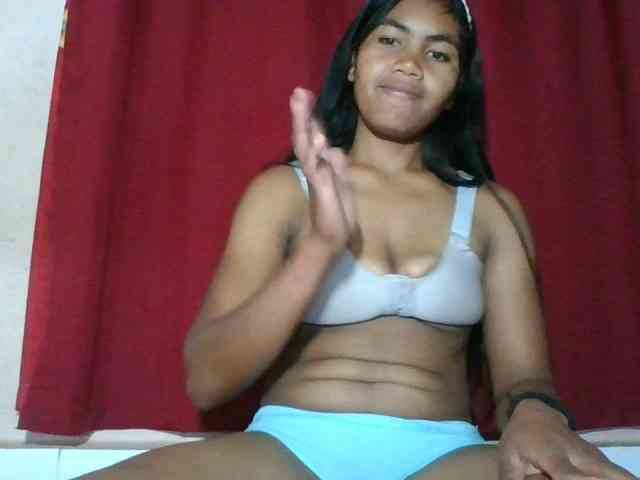 Keziah34 webcam