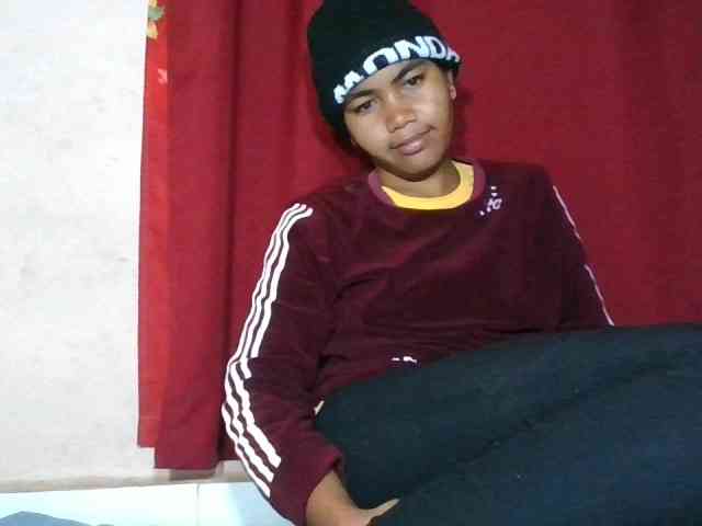 Keziah34 webcam