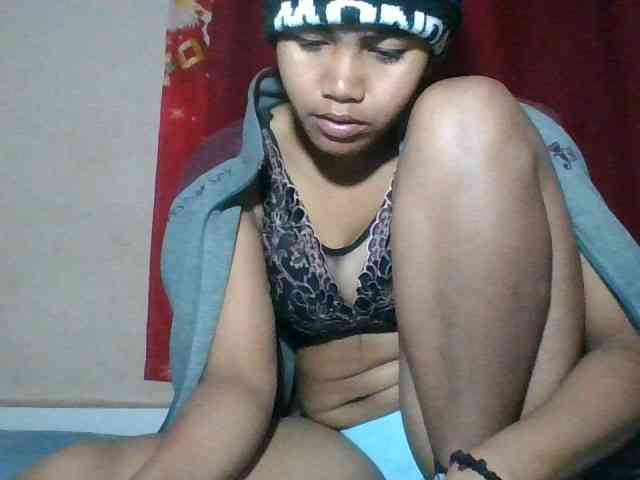 Keziah34 webcam