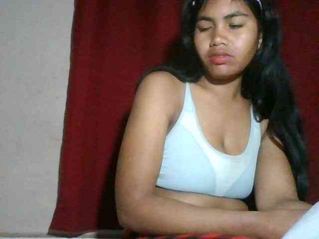 Keziah34 webcam