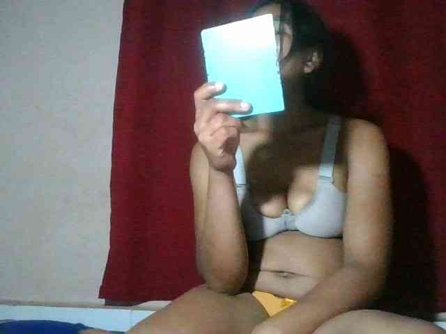 Keziah34 webcam