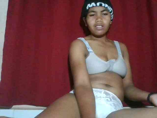 Keziah34 webcam