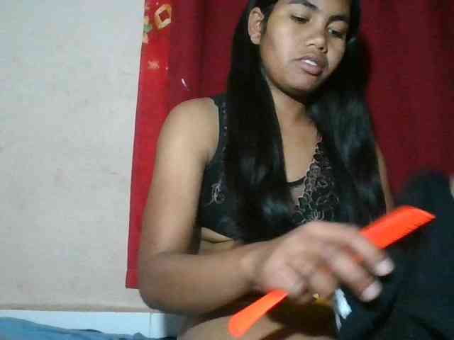 Keziah34 webcam