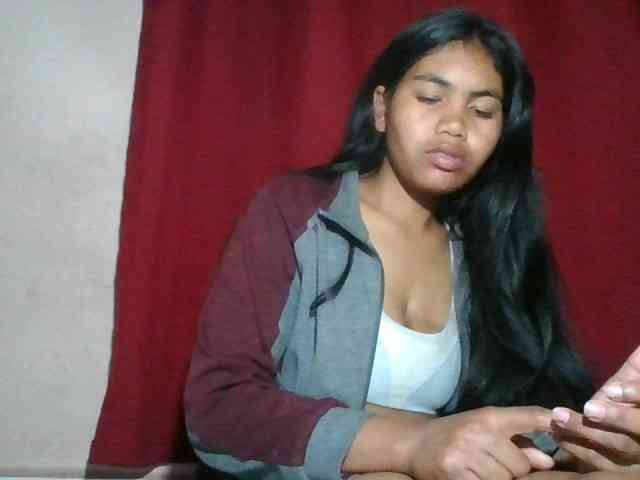 Keziah34 webcam