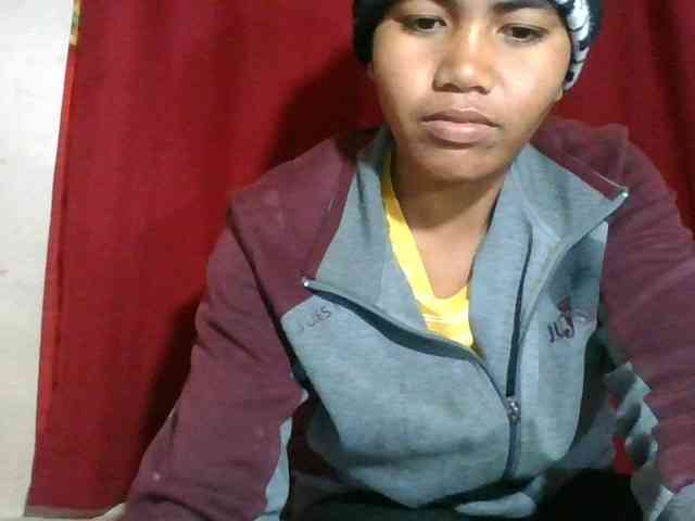 Keziah34 webcam