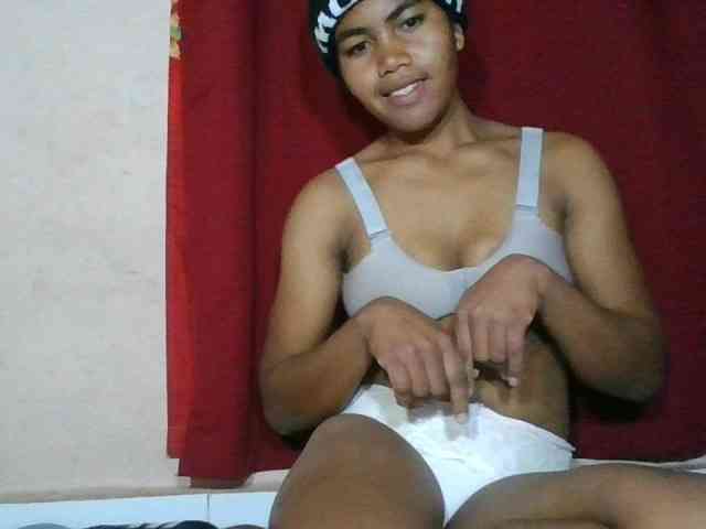 Keziah34 webcam