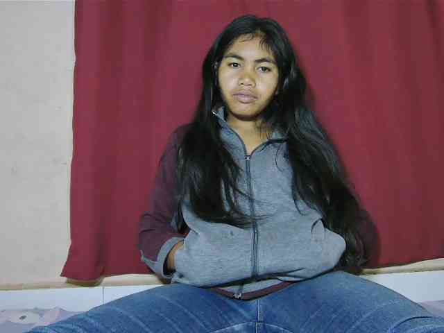 Keziah34 webcam
