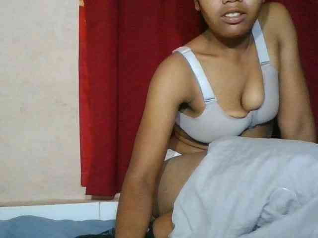 Keziah34 webcam