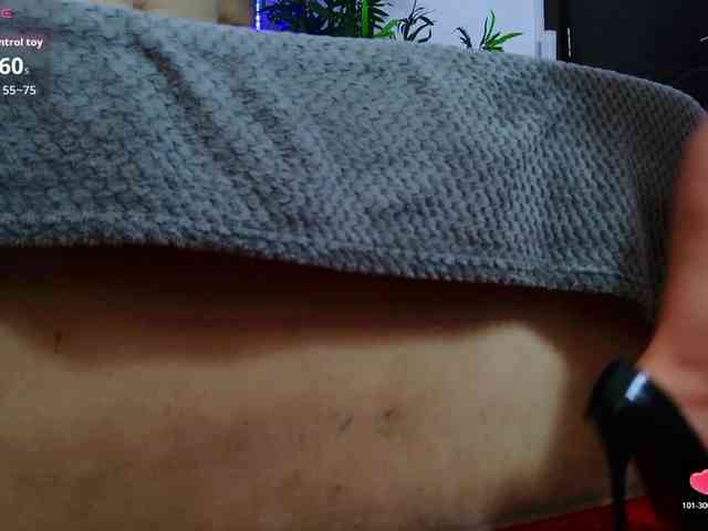 TemptingLuna webcam