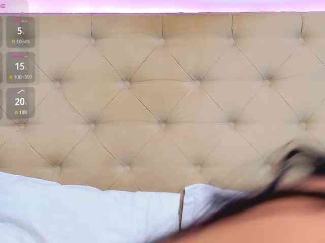 TemptingLuna webcam