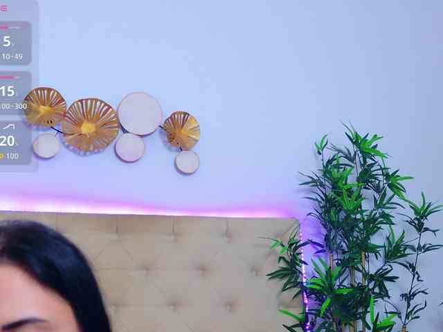 TemptingLuna webcam