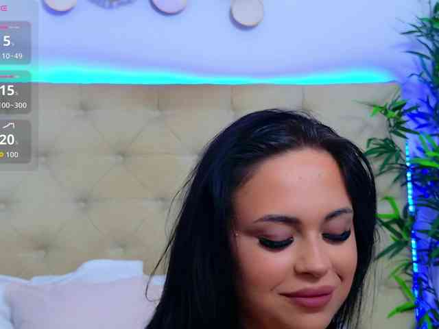 TemptingLuna webcam