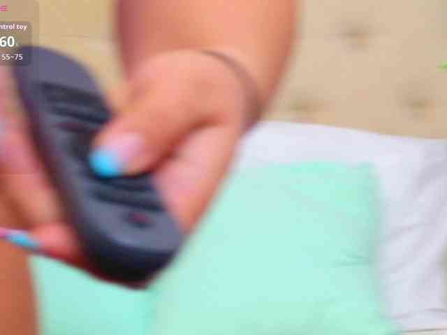 TemptingLuna webcam