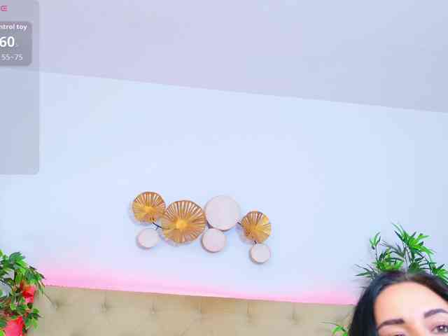 TemptingLuna webcam