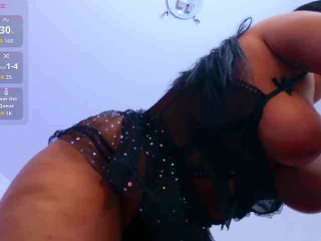 TemptingLuna webcam