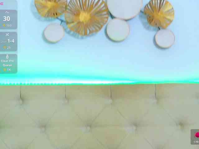 TemptingLuna webcam