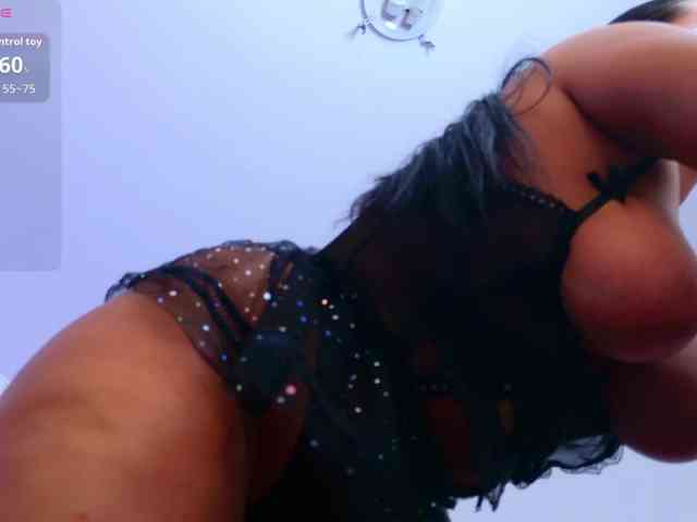 TemptingLuna webcam