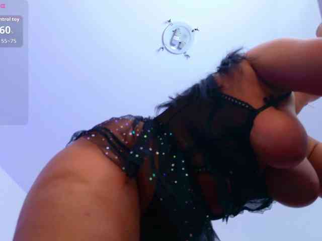 TemptingLuna webcam