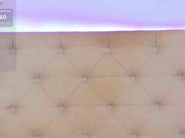 TemptingLuna webcam