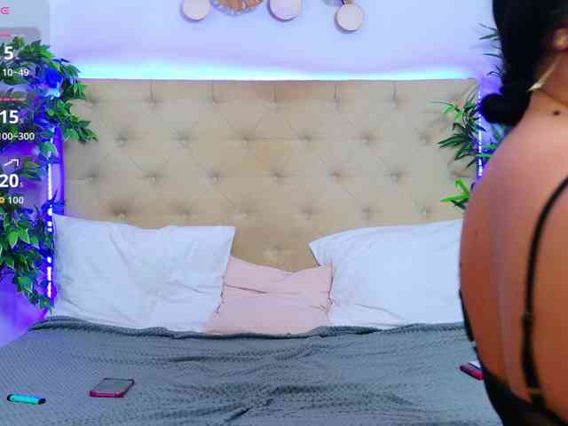 TemptingLuna webcam