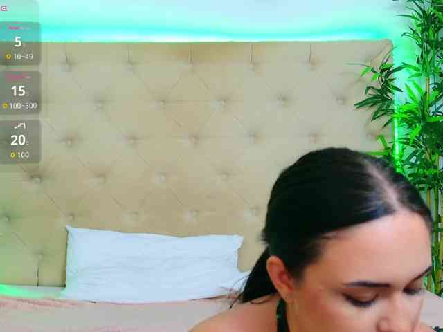 TemptingLuna webcam