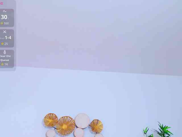 TemptingLuna webcam