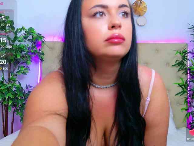 TemptingLuna webcam