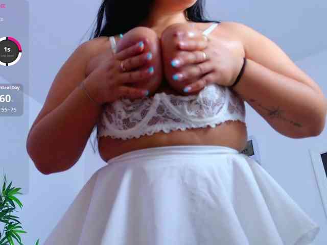 TemptingLuna webcam