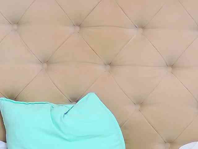 TemptingLuna webcam